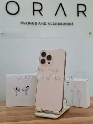 Photo - Apple iPhone 16 Pro Max 256 GB Gold