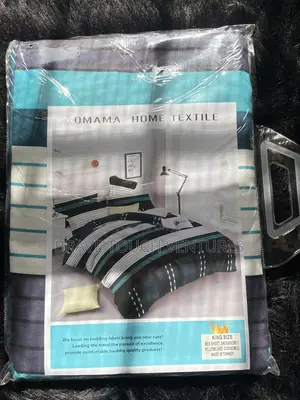 King Size Bedsheet With 3 Pillow Cases - Green Blue White