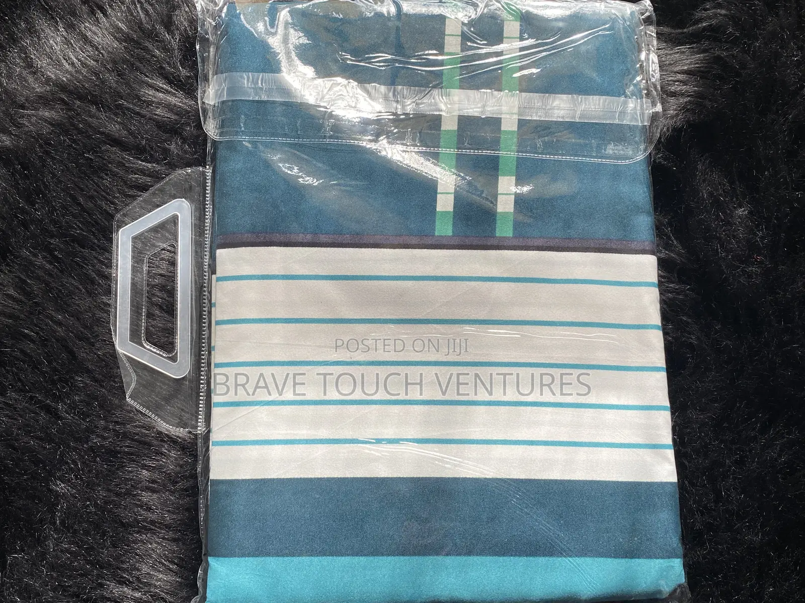 King Size Bedsheet With 3 Pillow Cases - Green Blue White