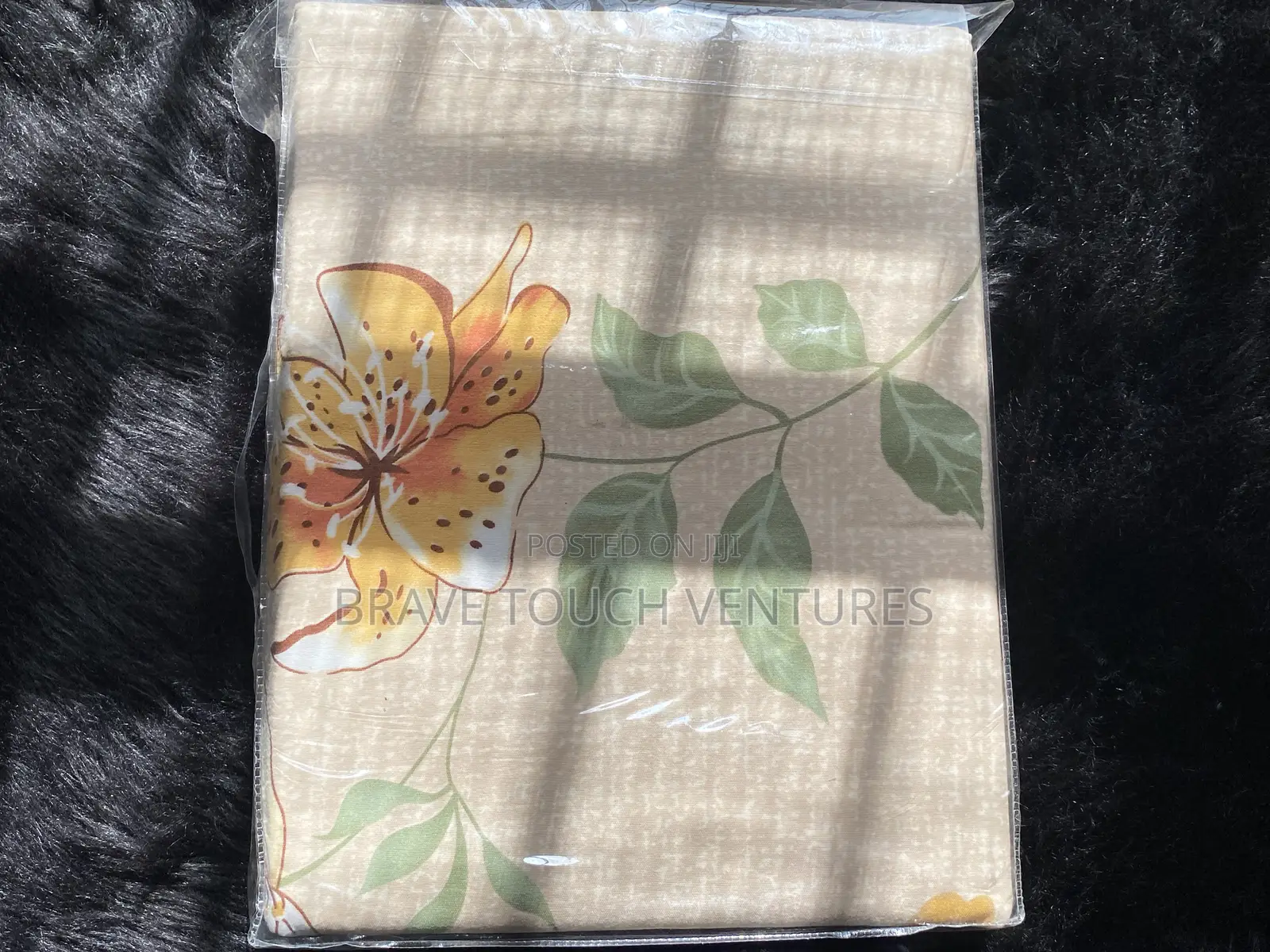 King Size 2 Bedsheet With 4 Pillow Case - 00392