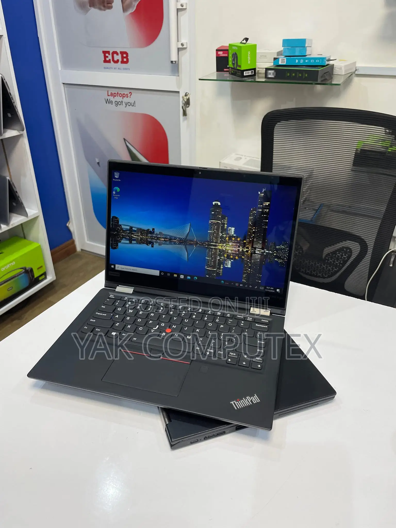 Laptop Lenovo ThinkPad X390 Yoga 16GB Intel Core I5 SSD 256GB