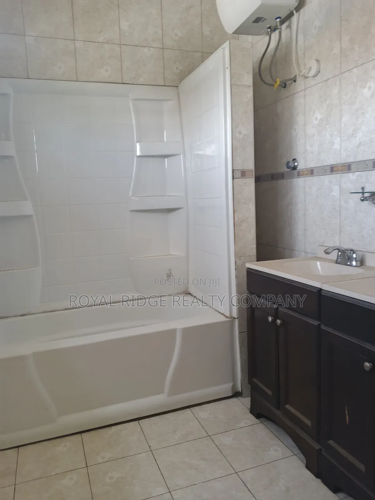 4bdrm Duplex in East Legon, Accra Metropolitan for rent