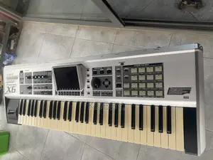 Roland Fantom X6