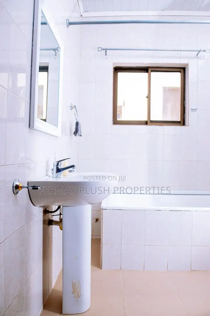 4bdrm House in Gh Home, Accra Metropolitan for sale