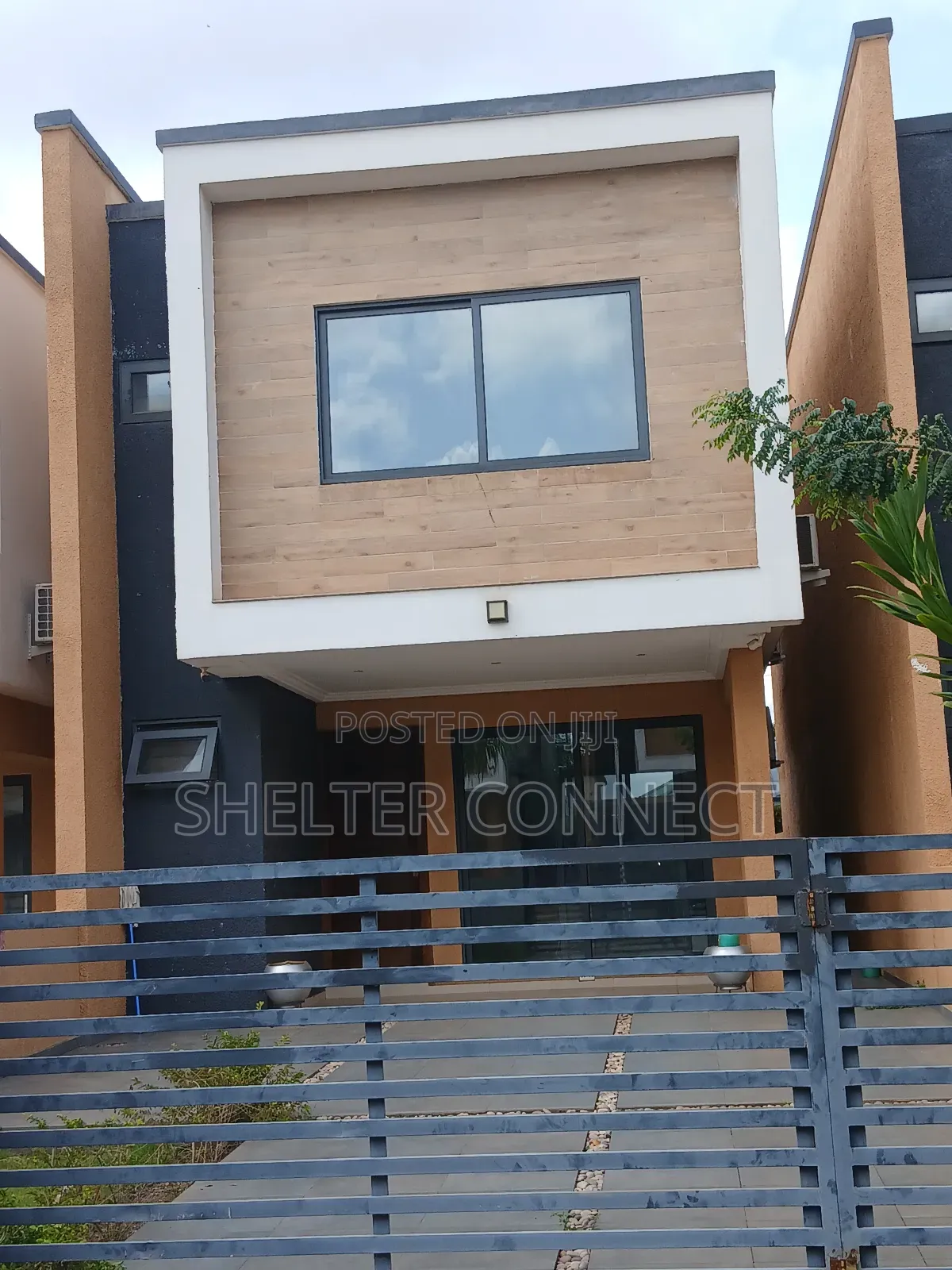 3bdrm Duplex in Oyarifa for sale