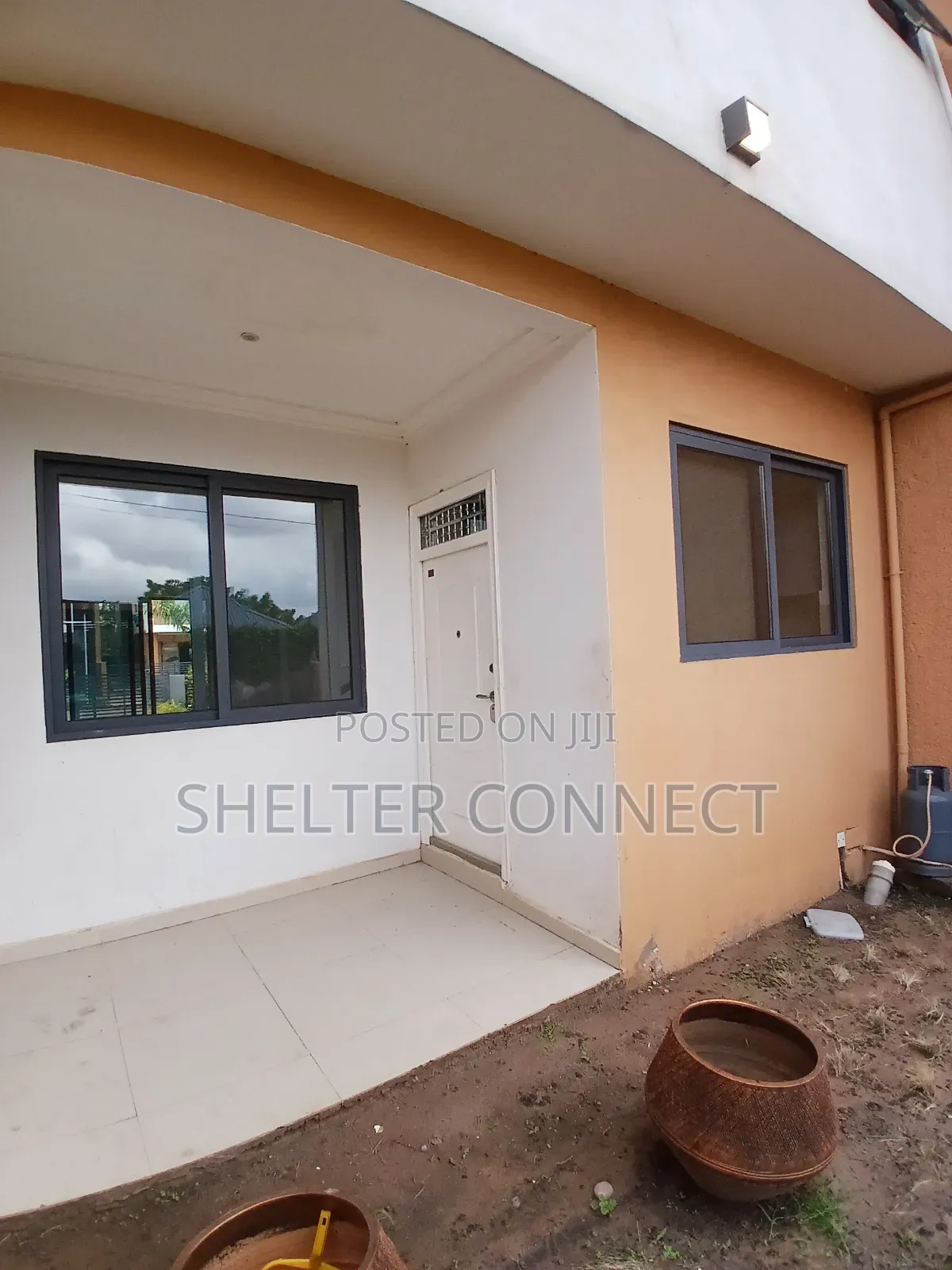 3bdrm Duplex in Oyarifa for sale