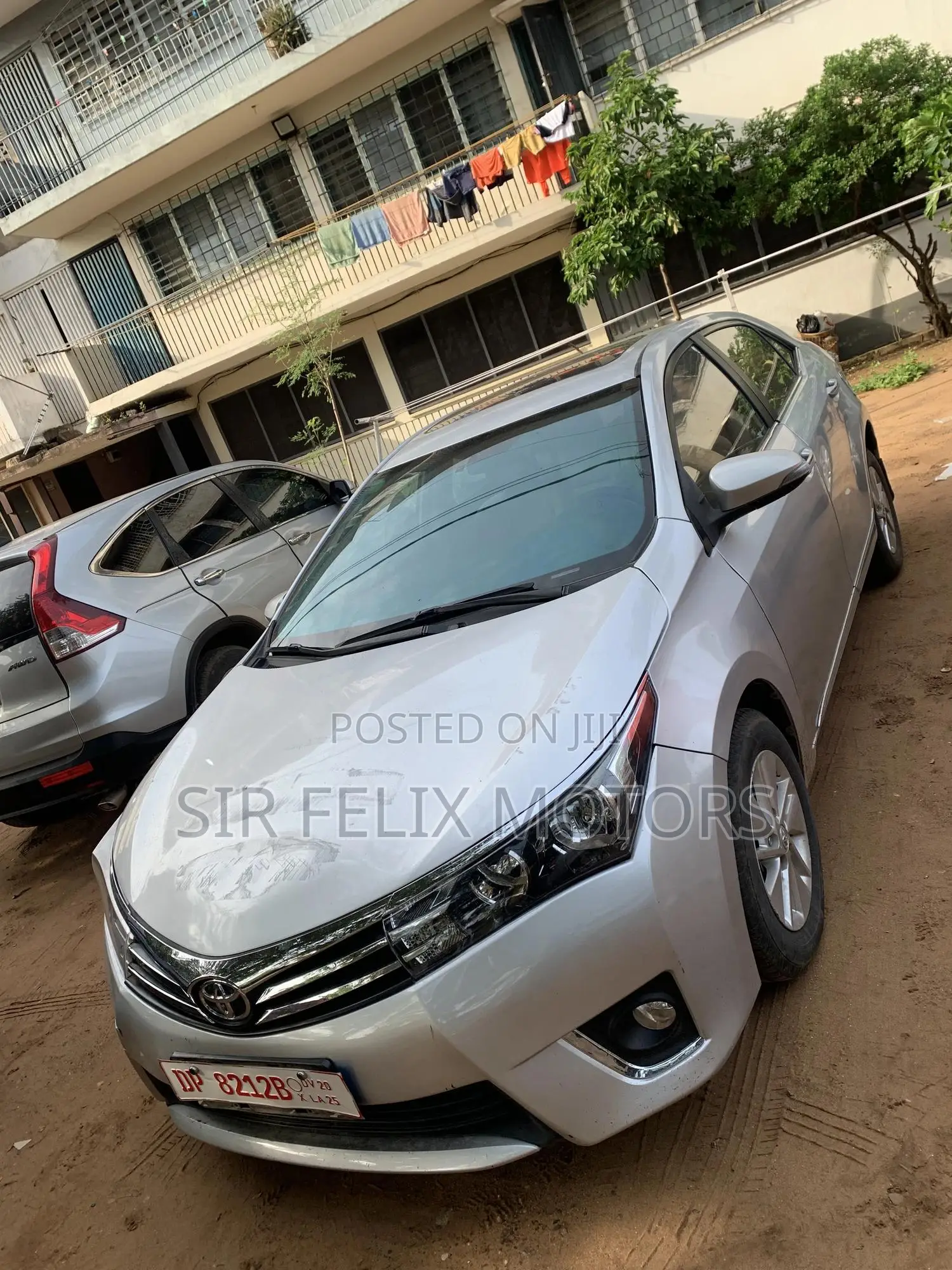 Toyota Corolla LE ECO w/Package 1 4dr Sedan (1.8L 4cyl CVT) 2017 Silver