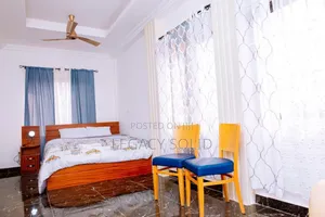 7bdrm Duplex in 𝙻𝚎𝚐𝚊𝚌𝚢 𝚜𝚘𝚕𝚒𝚍 𝚛𝚎𝚊𝚕, East Legon for sale