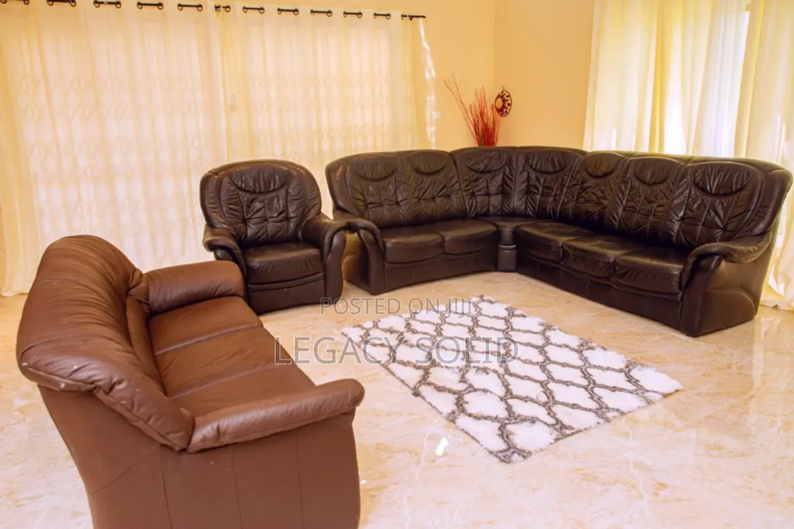 7bdrm Duplex in 𝙻𝚎𝚐𝚊𝚌𝚢 𝚜𝚘𝚕𝚒𝚍 𝚛𝚎𝚊𝚕, East Legon for sale