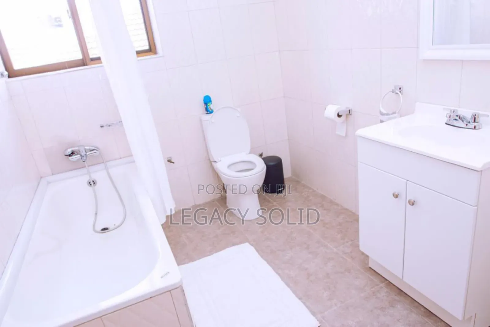 7bdrm Duplex in 𝙻𝚎𝚐𝚊𝚌𝚢 𝚜𝚘𝚕𝚒𝚍 𝚛𝚎𝚊𝚕, East Legon for sale
