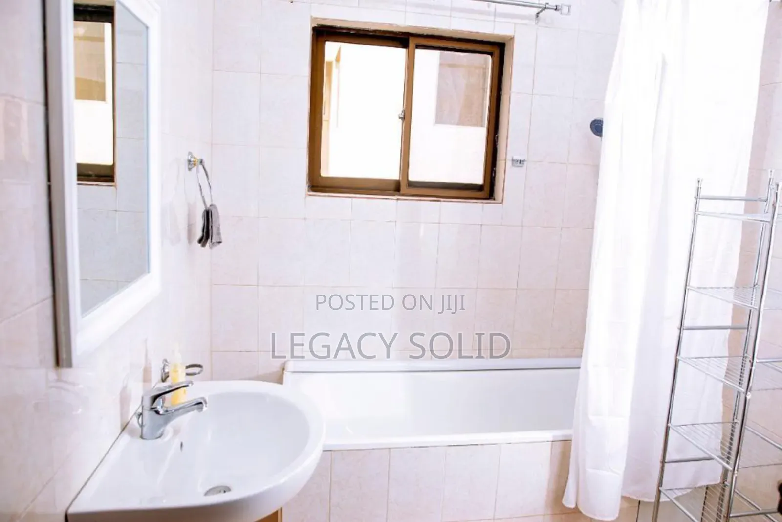 7bdrm Duplex in 𝙻𝚎𝚐𝚊𝚌𝚢 𝚜𝚘𝚕𝚒𝚍 𝚛𝚎𝚊𝚕, East Legon for sale