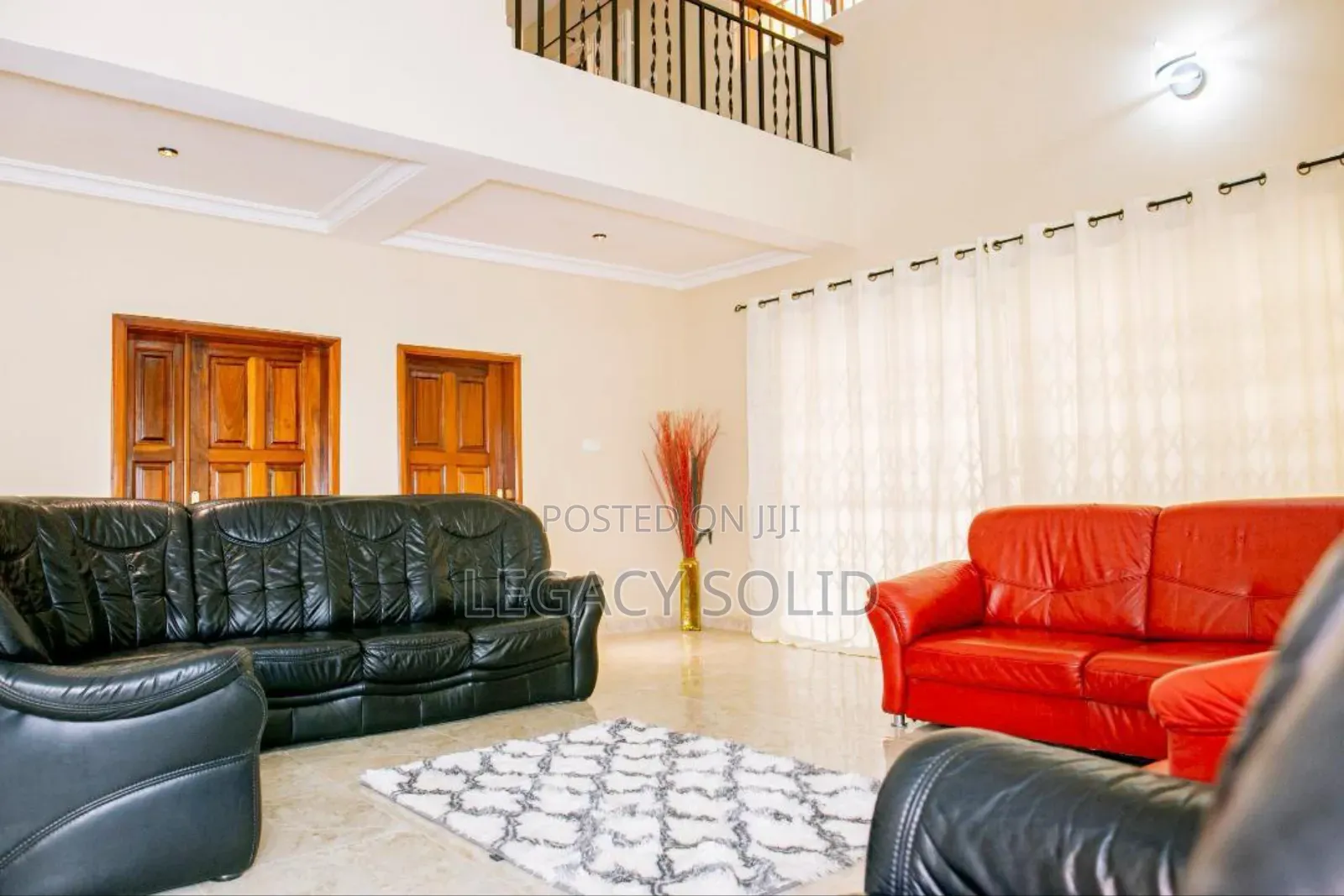 7bdrm Duplex in 𝙻𝚎𝚐𝚊𝚌𝚢 𝚜𝚘𝚕𝚒𝚍 𝚛𝚎𝚊𝚕, East Legon for sale