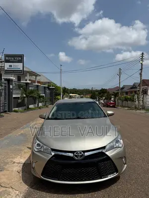 Photo - Toyota Camry LE 4dr Sedan (2.5L 4cyl 6A) 2015 Gray