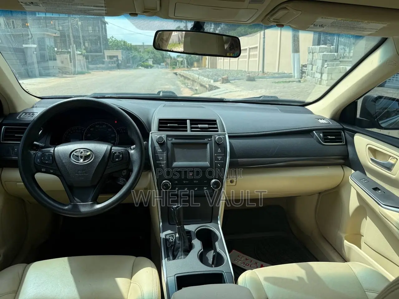Toyota Camry LE 4dr Sedan (2.5L 4cyl 6A) 2015 Gray