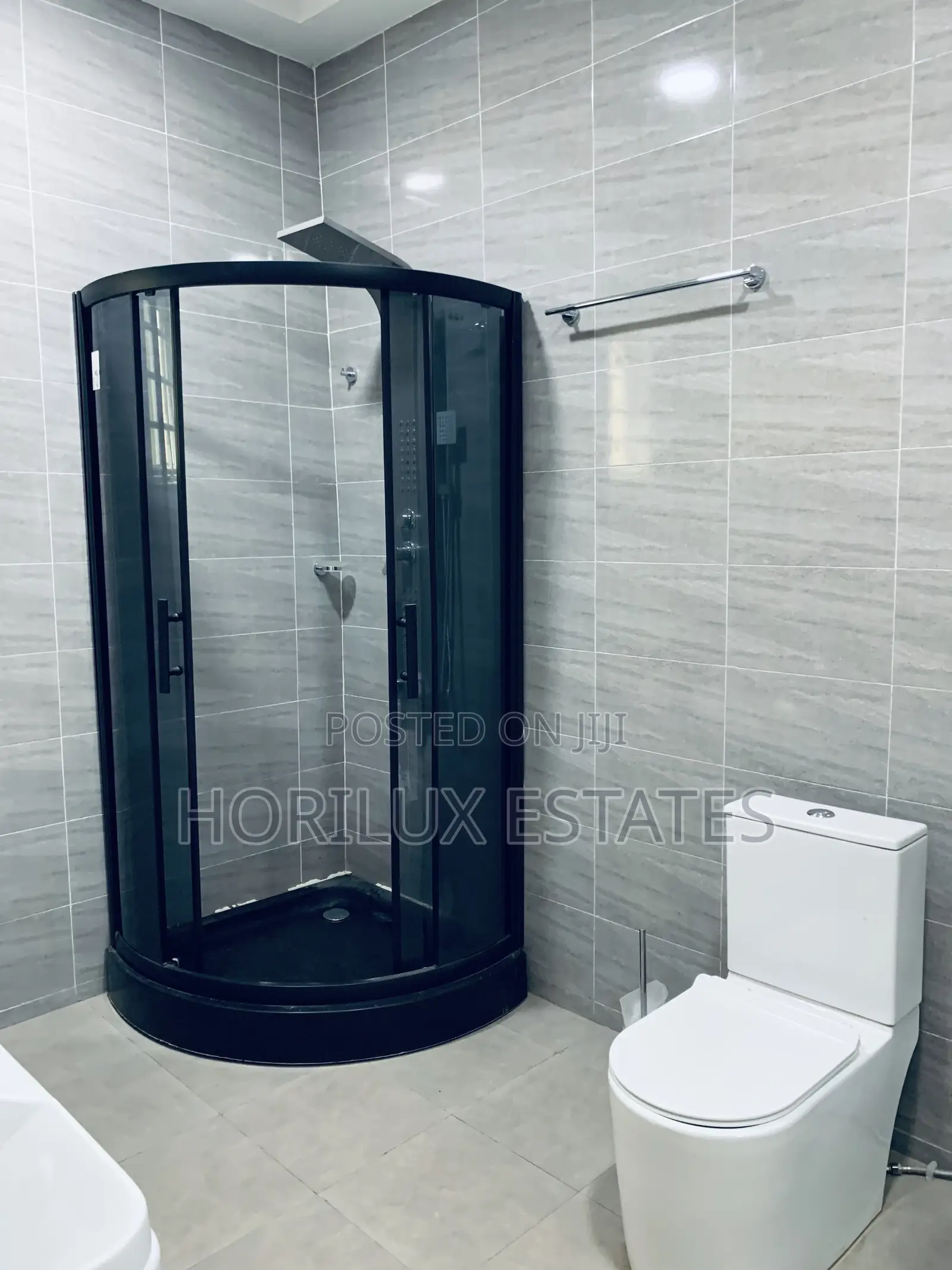 5bdrm Mansion in Horilux Estates, Kwabenya for sale