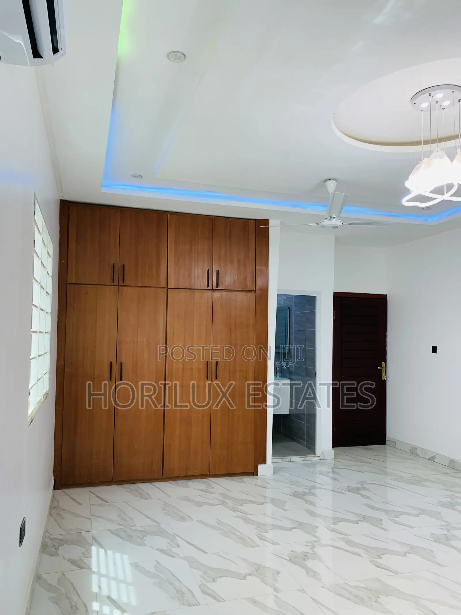 5bdrm Mansion in Horilux Estates, Kwabenya for sale