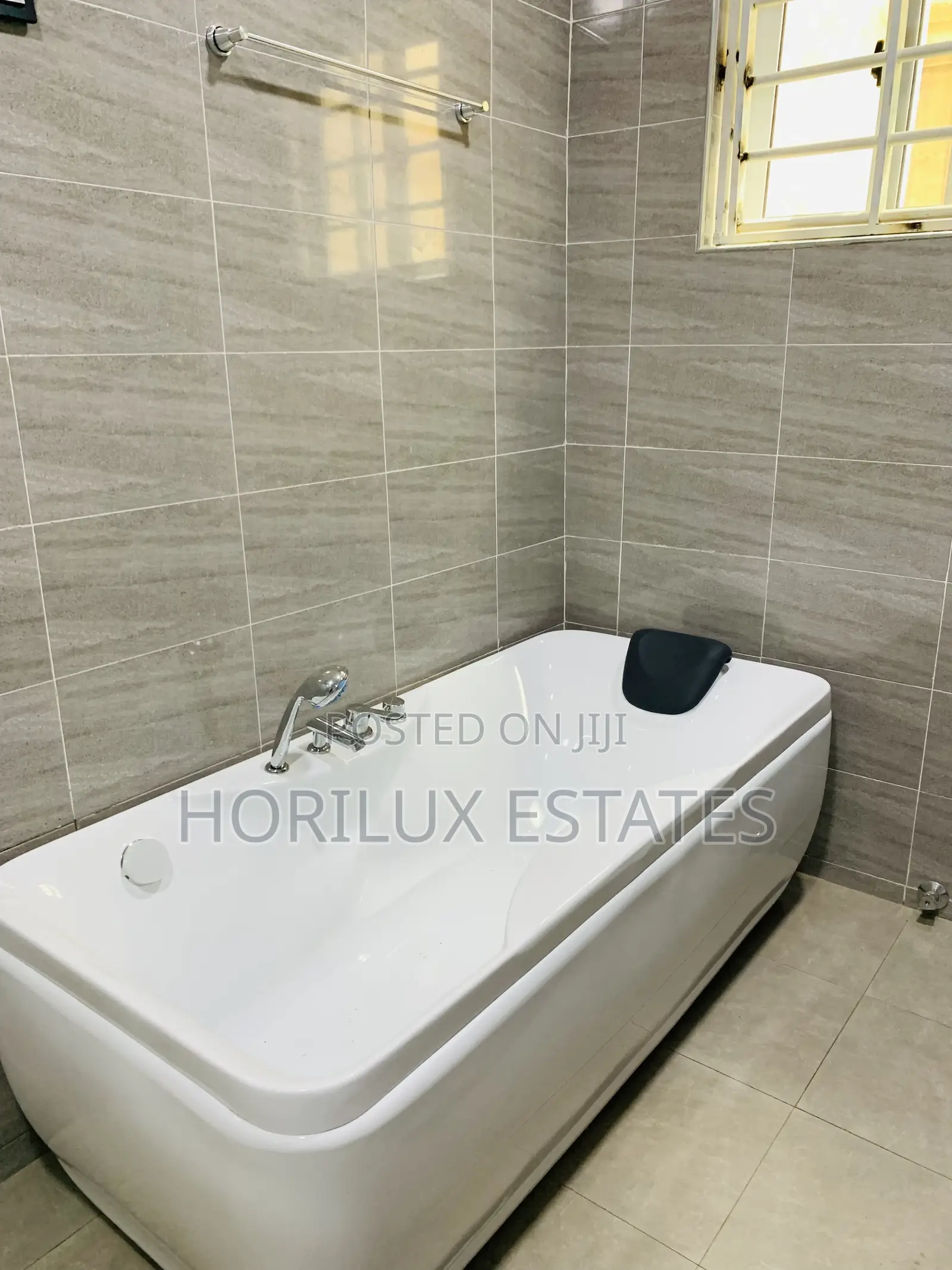 5bdrm Mansion in Horilux Estates, Kwabenya for sale