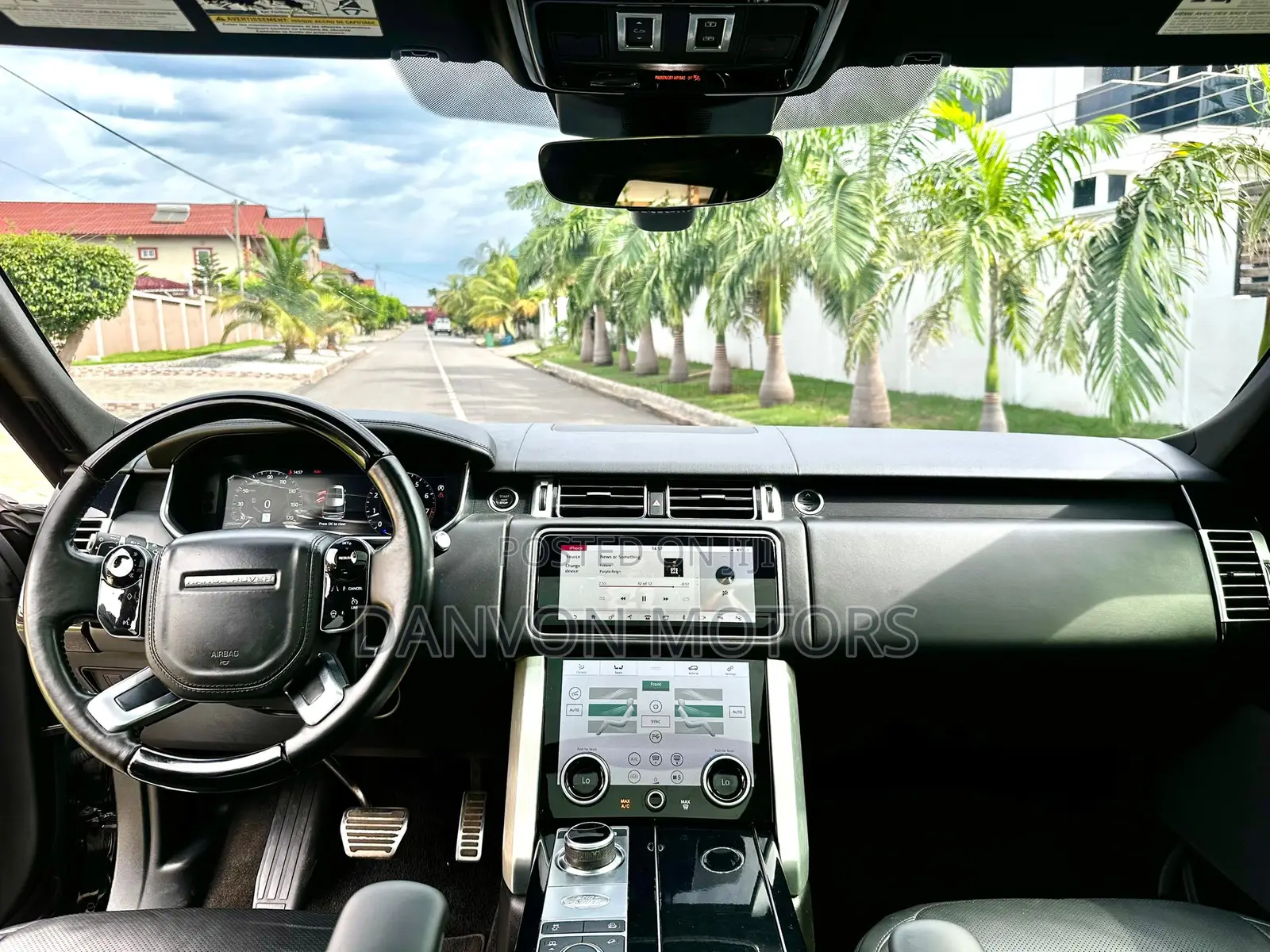 Land Rover Range Rover Vogue 2022 Black