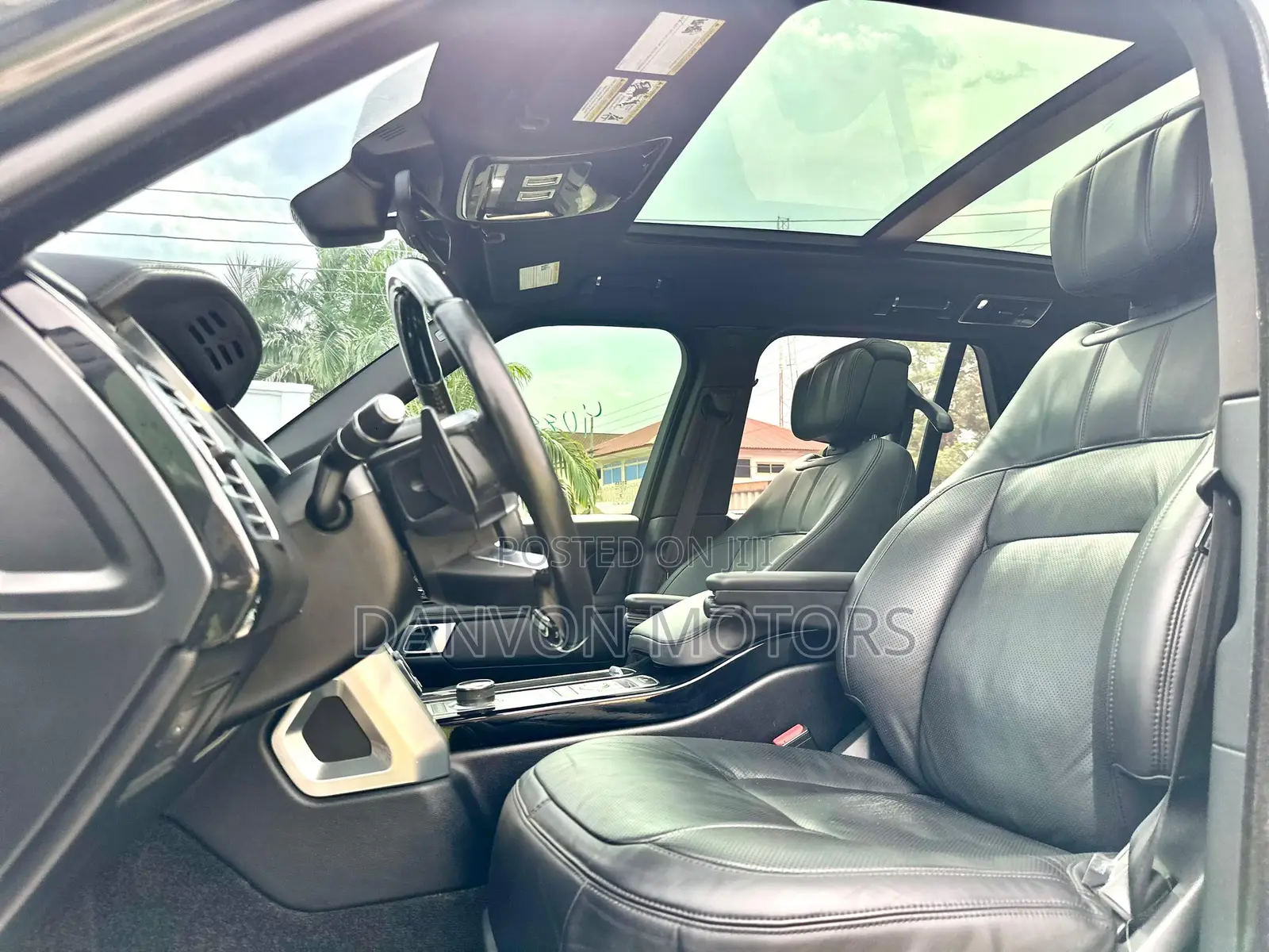 Land Rover Range Rover Vogue 2022 Black