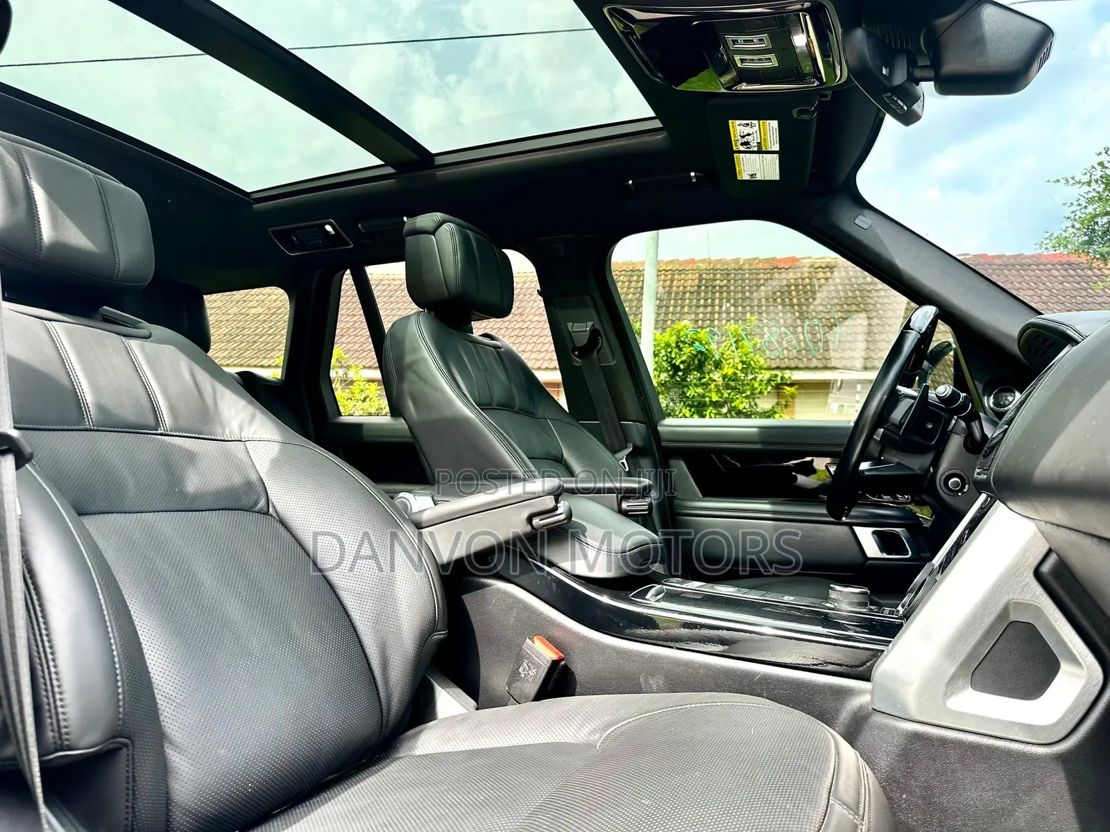 Land Rover Range Rover Vogue 2022 Black