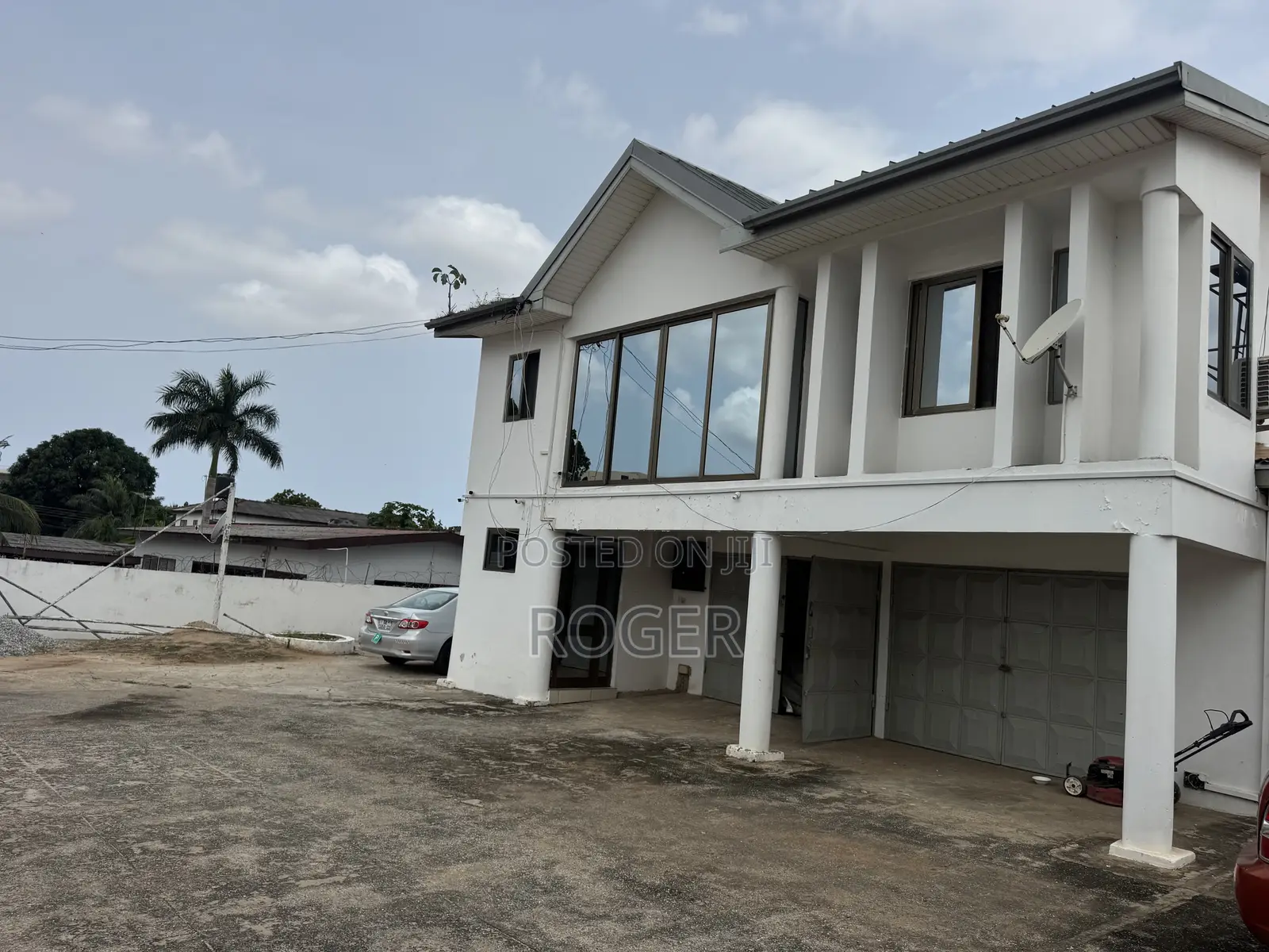 8 Bedroom House for Sale at Abelemkpe