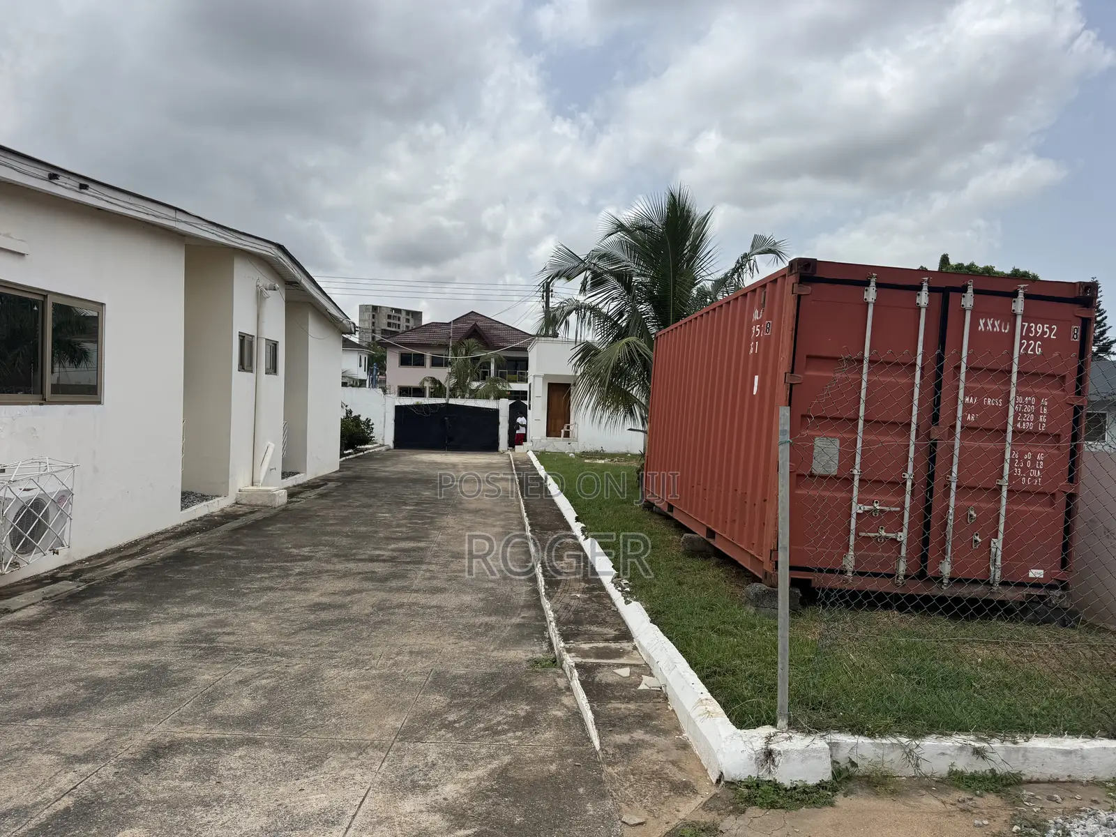 8 Bedroom House for Sale at Abelemkpe