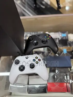 Neat Xbox Series X 1tb With Games Installed + 2 Controllers