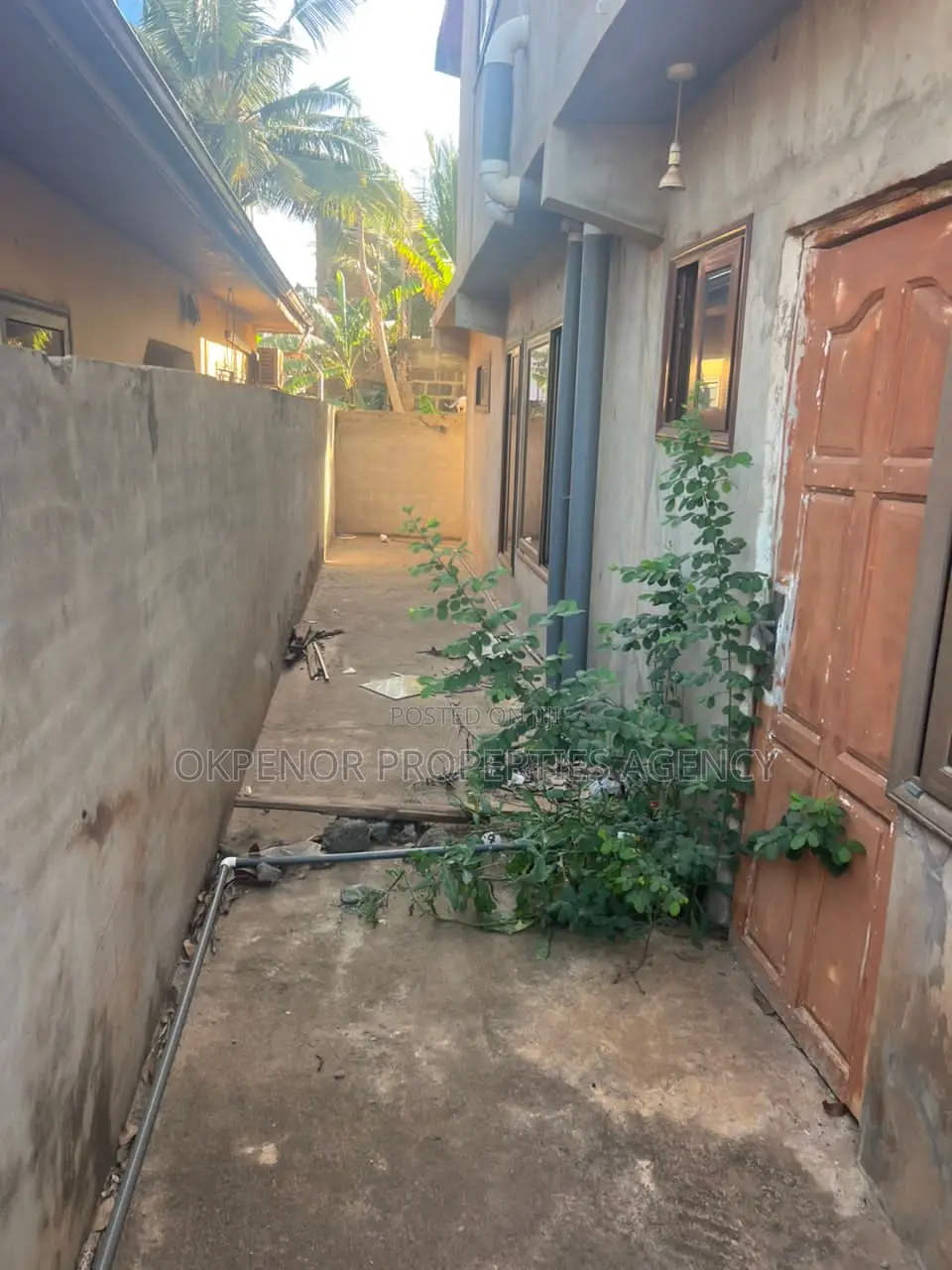 12bdrm House in Tema Gulf City for rent