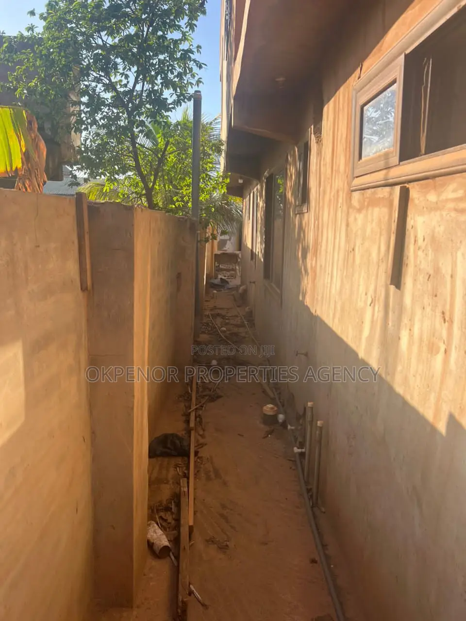 12bdrm House in Tema Gulf City for rent