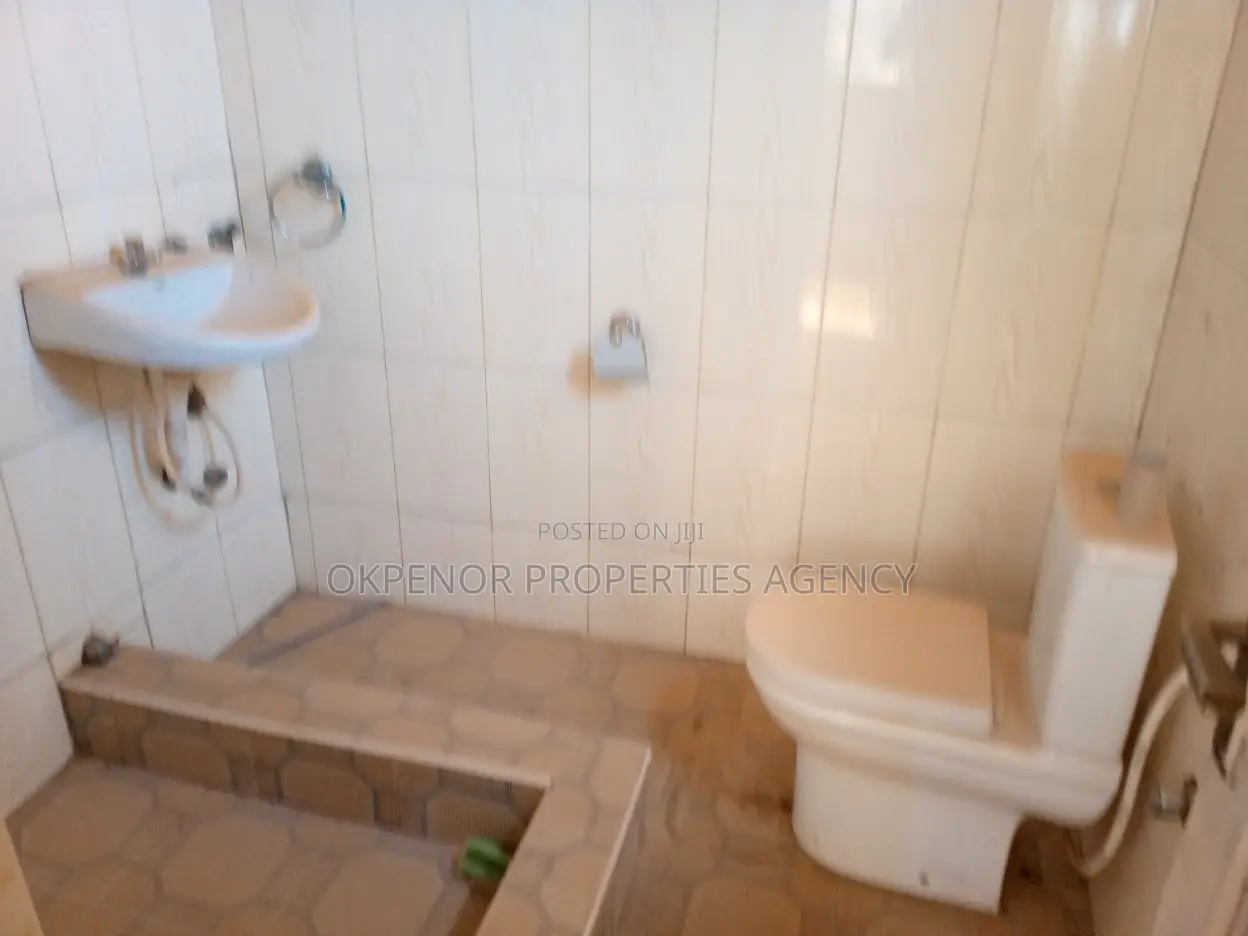 12bdrm House in Tema Gulf City for rent