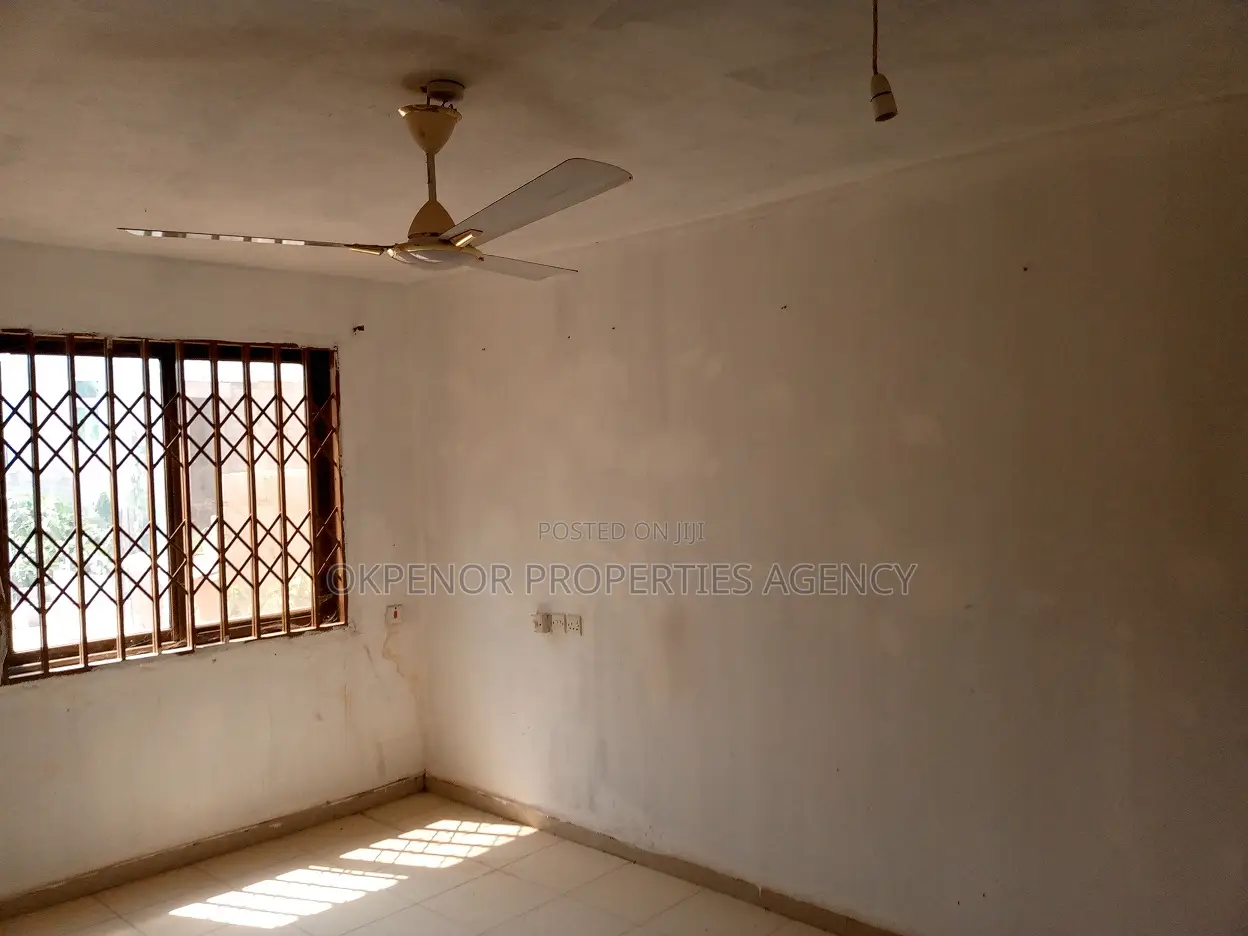12bdrm House in Tema Gulf City for rent