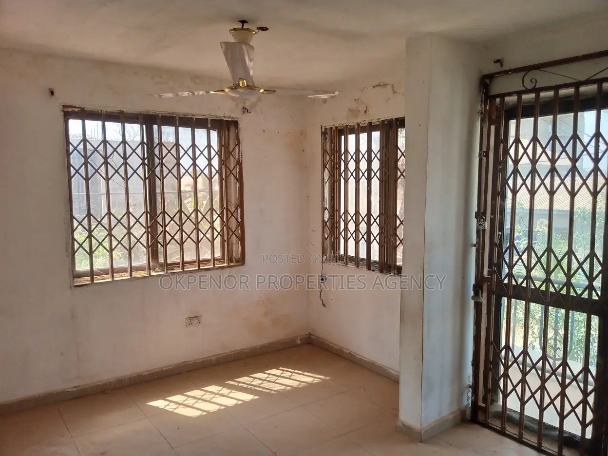 12bdrm House in Tema Gulf City for rent