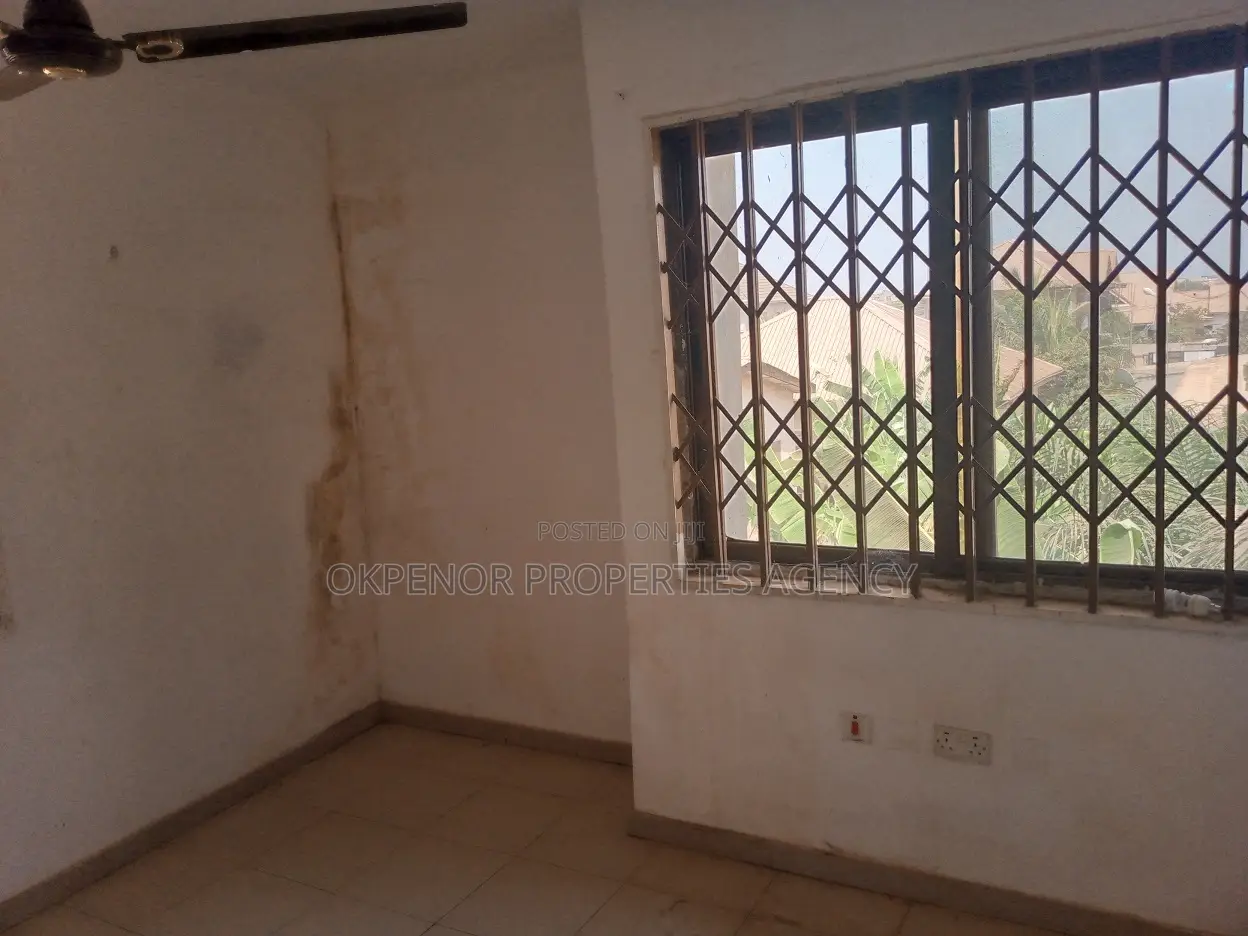 12bdrm House in Tema Gulf City for rent