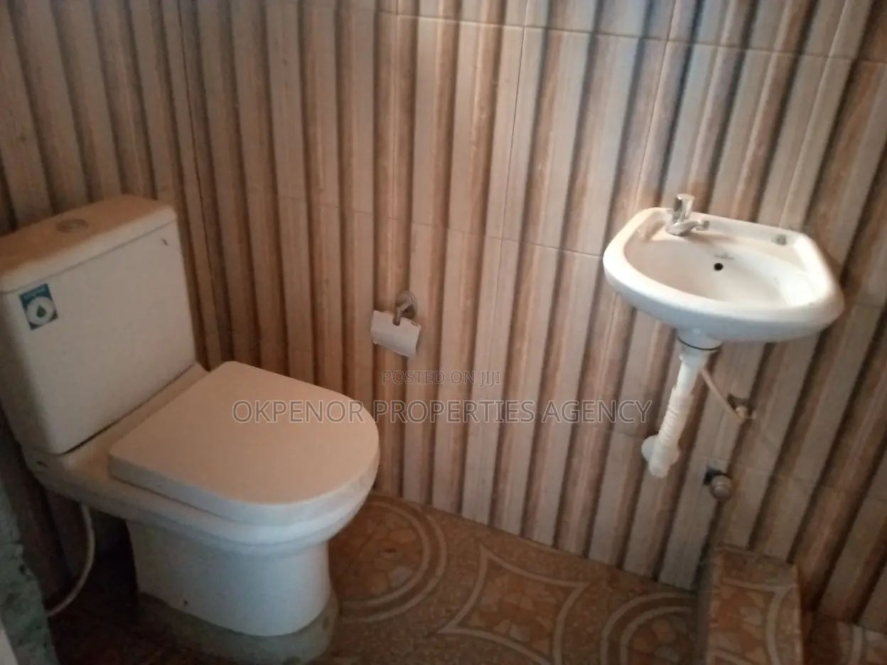 12bdrm House in Tema Gulf City for rent