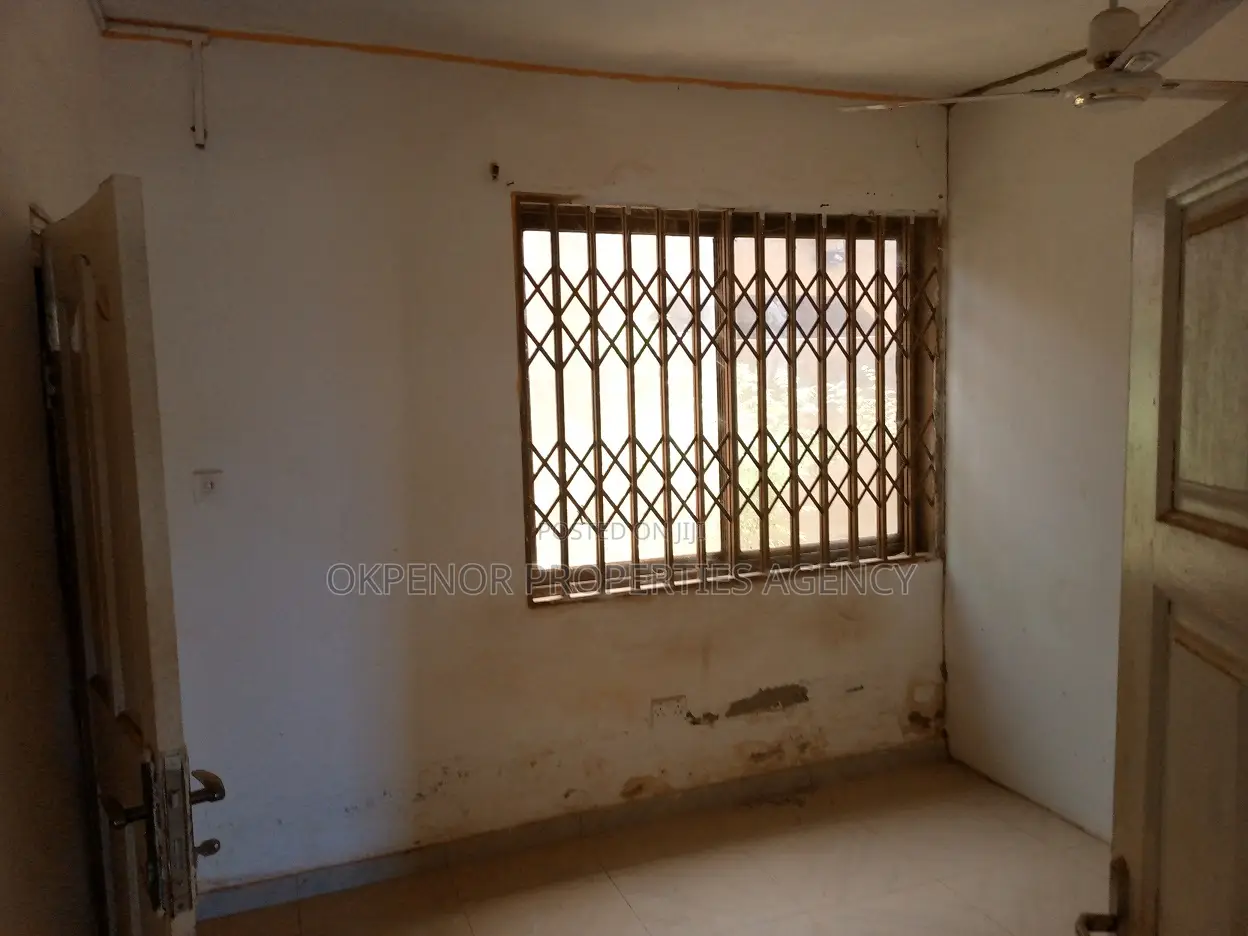 12bdrm House in Tema Gulf City for rent