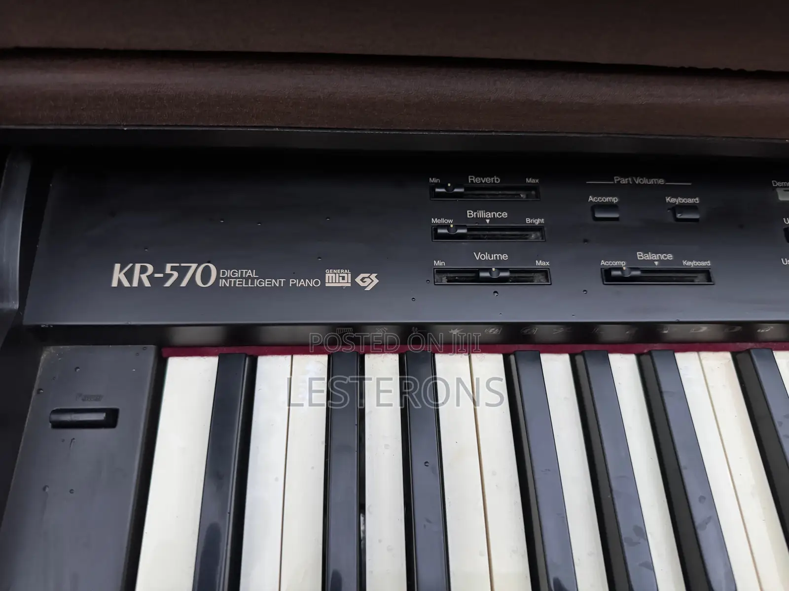 Roland Kr-570 Digital Intelligent Piano