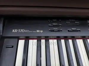 Roland Kr-570 Digital Intelligent Piano