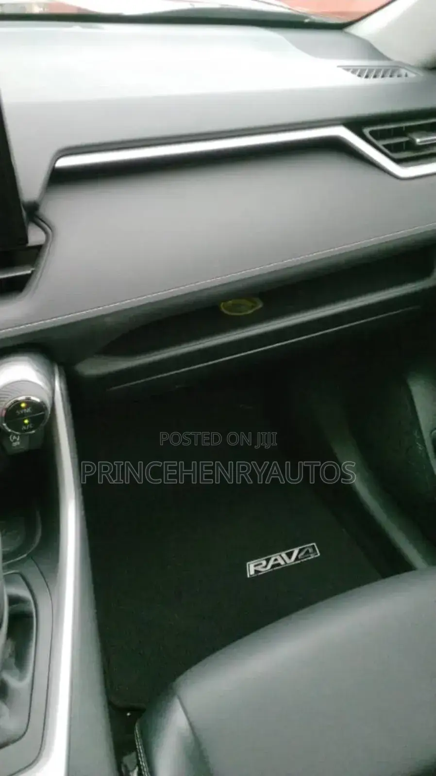 Toyota RAV4 XLE Premium 2022 Blue