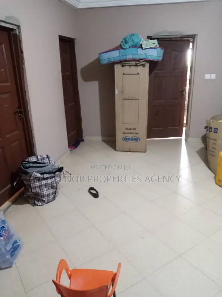 6bdrm House in Odumse, Tema Metropolitan for sale