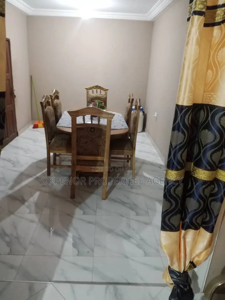 6bdrm House in Odumse, Tema Metropolitan for sale