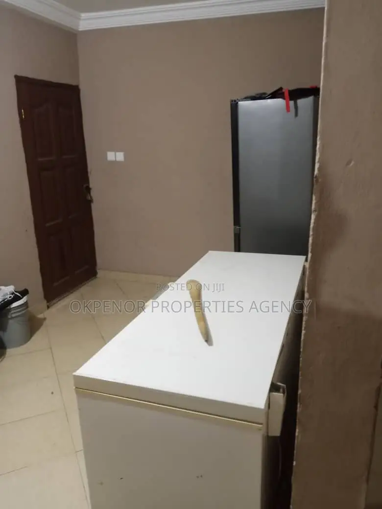 6bdrm House in Odumse, Tema Metropolitan for sale