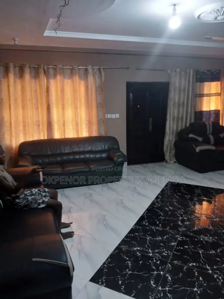 6bdrm House in Odumse, Tema Metropolitan for sale