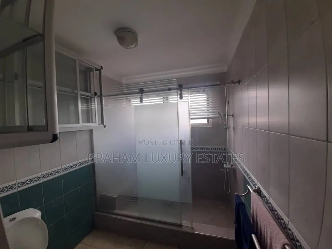 3bdrm House in Braham Luxury, Spintex for rent