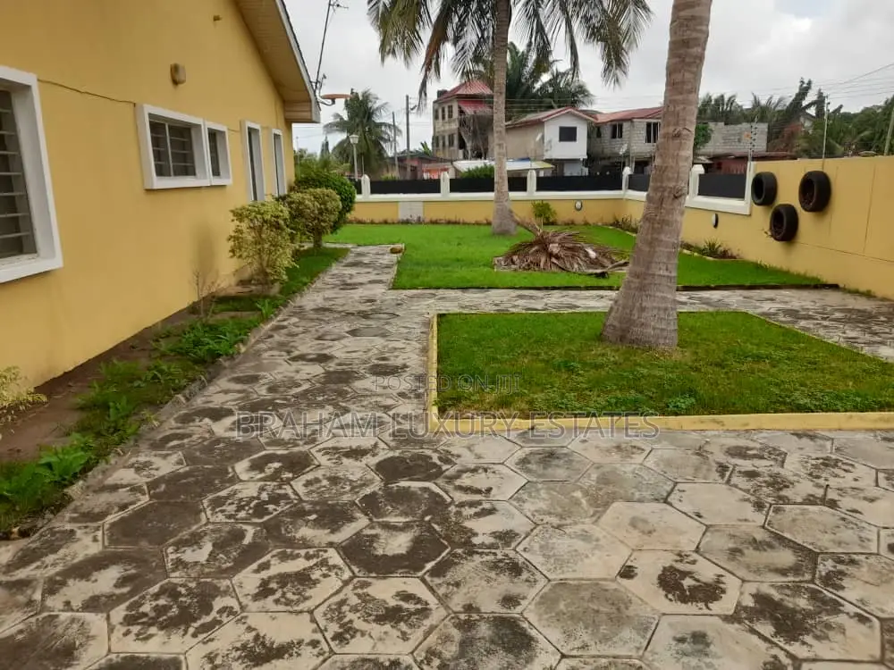 3bdrm House in Braham Luxury, Spintex for rent