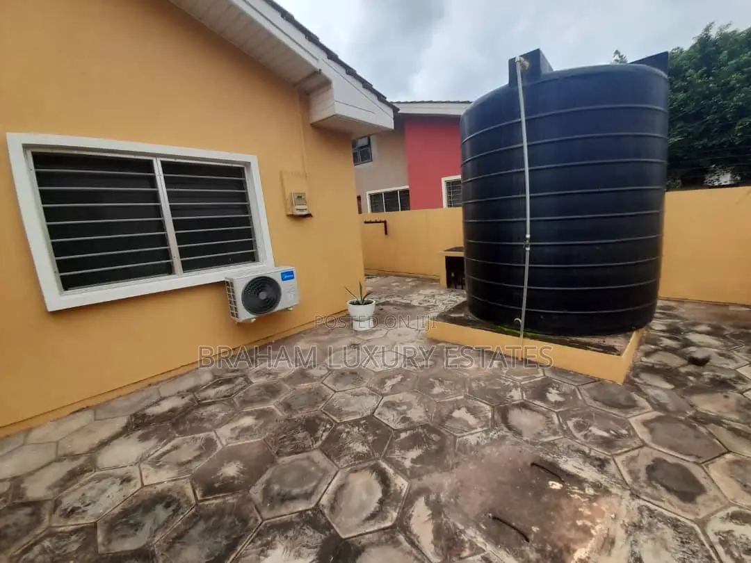 3bdrm House in Braham Luxury, Spintex for rent