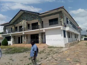 18bdrm House in Tema Community10 for sale
