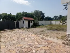 18bdrm House in Tema Community10 for sale