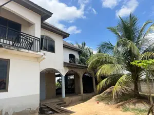 7bdrm House in Afienya, Tema Metropolitan for sale