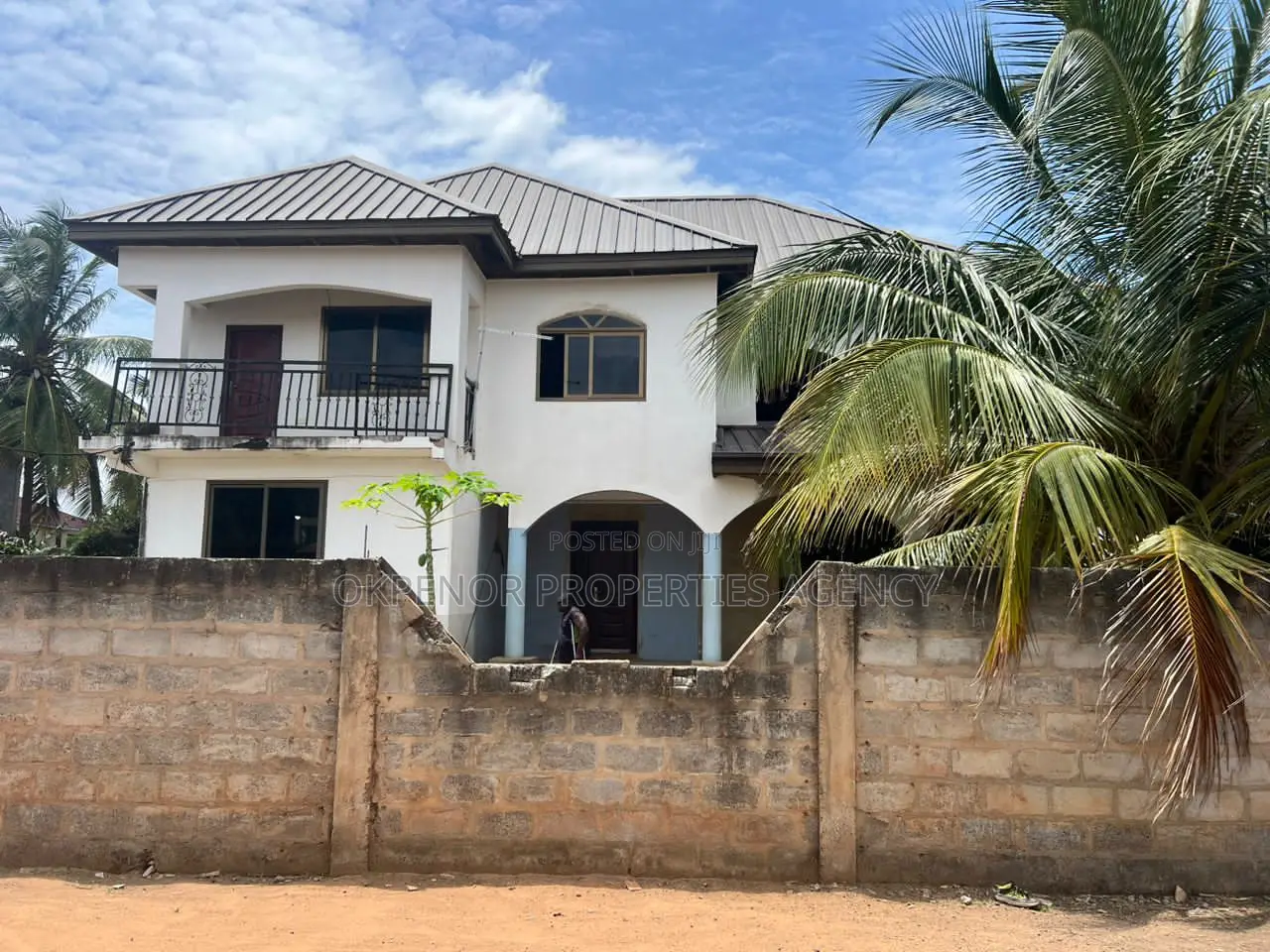 7bdrm House in Afienya, Tema Metropolitan for sale
