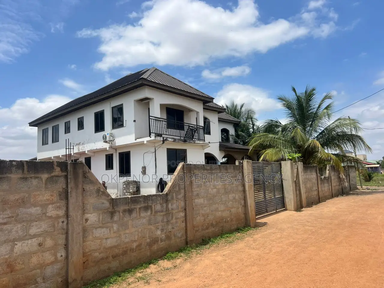 7bdrm House in Afienya, Tema Metropolitan for sale
